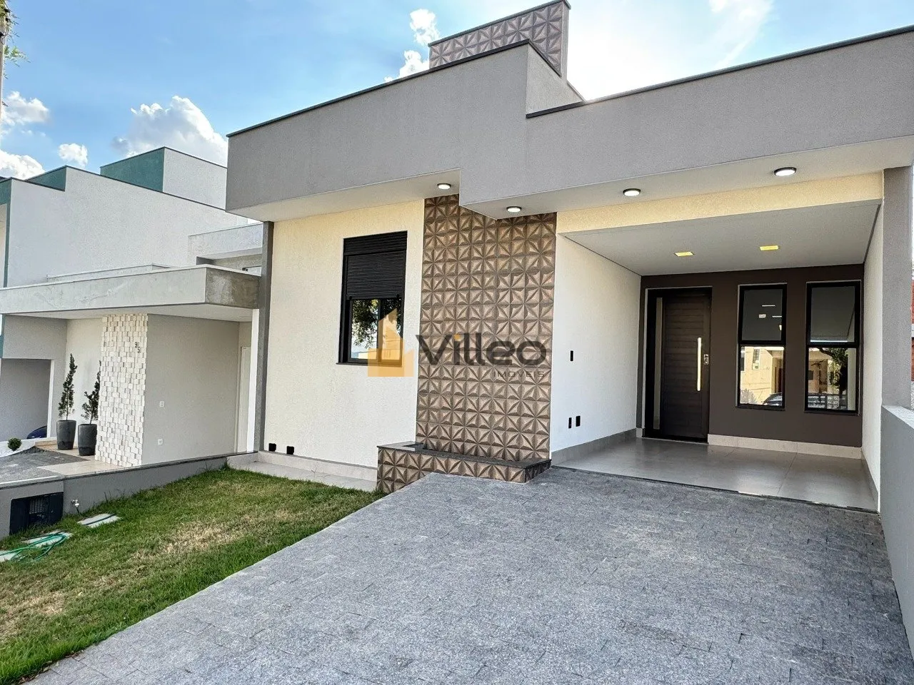 Imagem Descubra o privilégio de viver em uma residência cuidadosamente projetada para unir funcionalidade...
