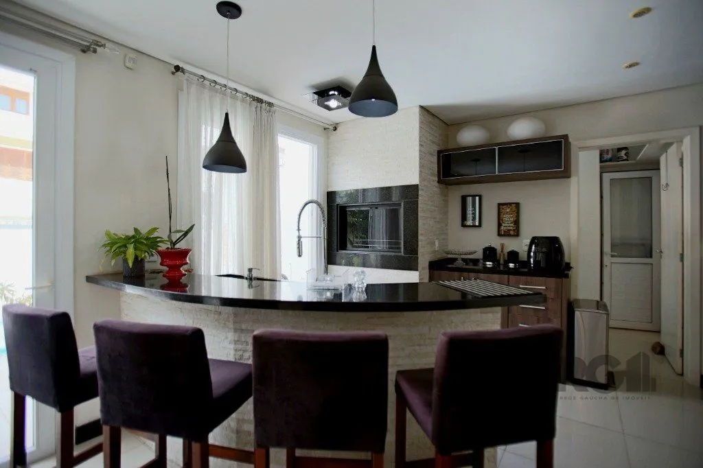 Imagem Casa 3 dormitórios, 300m², 3 banheiros, 4 garagens, Bairro Ecoville