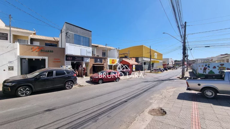 Imagem Casa comercial disponível para locação no bairro Resplendor - Igarapé/MG.