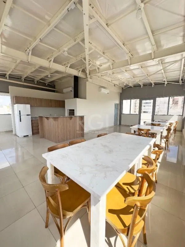 Imagem MÁFFER IMÓVEIS ALUGA - SALA COMERCIAL COM GARAGEM NO CONDOMÍNIO SPAZIO LAVORO Rua Eudoro Berlink, 354