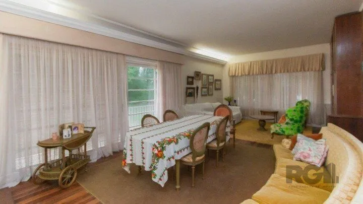 Imagem Casa, 1873 M² para Comprar com 4 Dormitórios e 6 Vagas Estacionamento