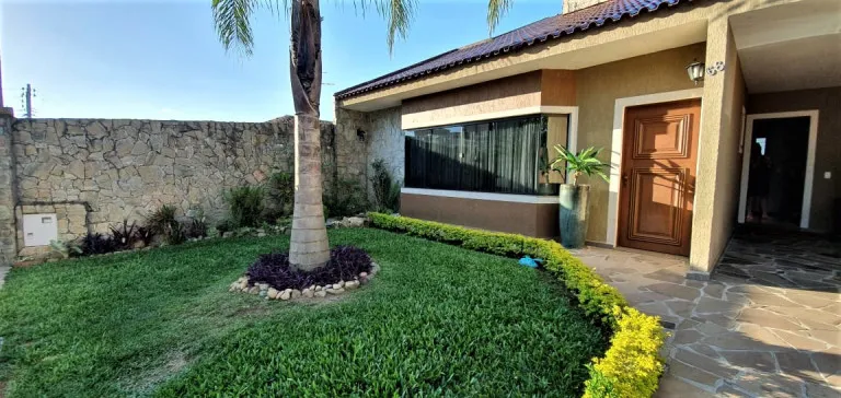 Casa com 3 Quartos à Venda, 223 m² em Novo Mundo - Curitiba