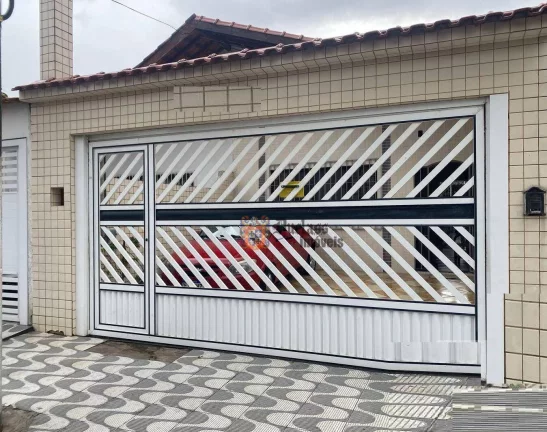 Imagem Casa com 3 dormitórios à venda, 100 m² por R$ 590.000 - Ocian - Praia Grande/SP
