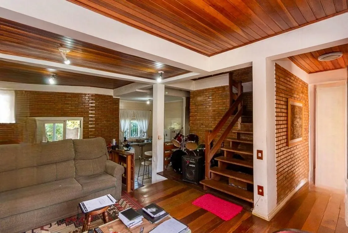 Imagem Casa 3 dormitorio com 230m2 pátio com piscina no bairro Itu Sabará