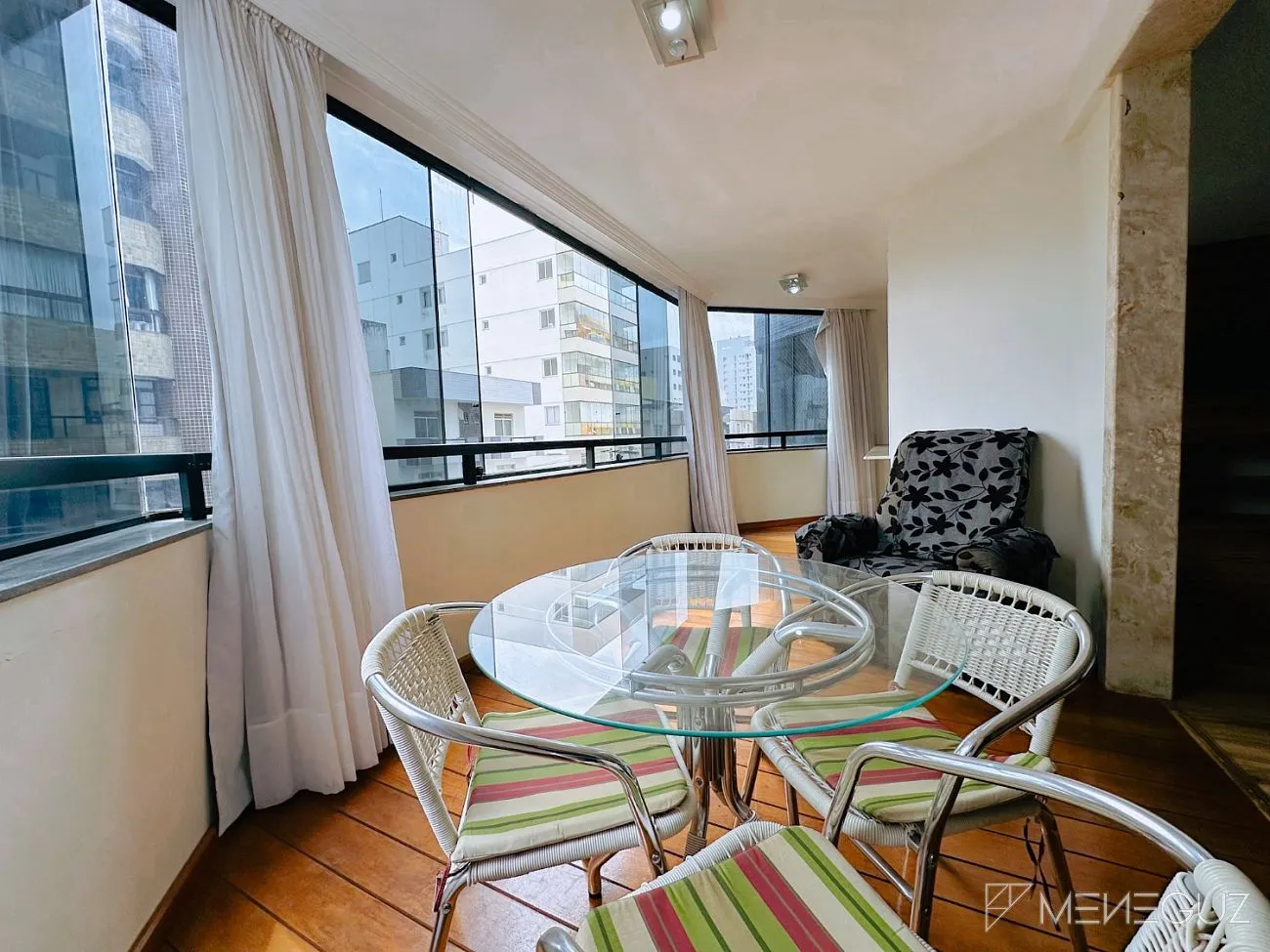 Imagem Apartamento 4 quartos, sendo 2 suítes a venda na Praia do Morro em Guarapari