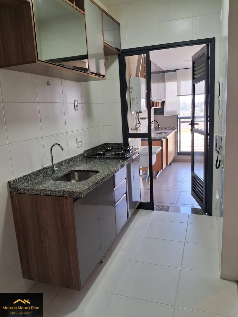 Imagem Apartamento Via Leopoldina, sala com Varanda, 2 Dormitórios( 1 suíte), 1 Vaga, Prédio com Lazer, Portaria 24 hs