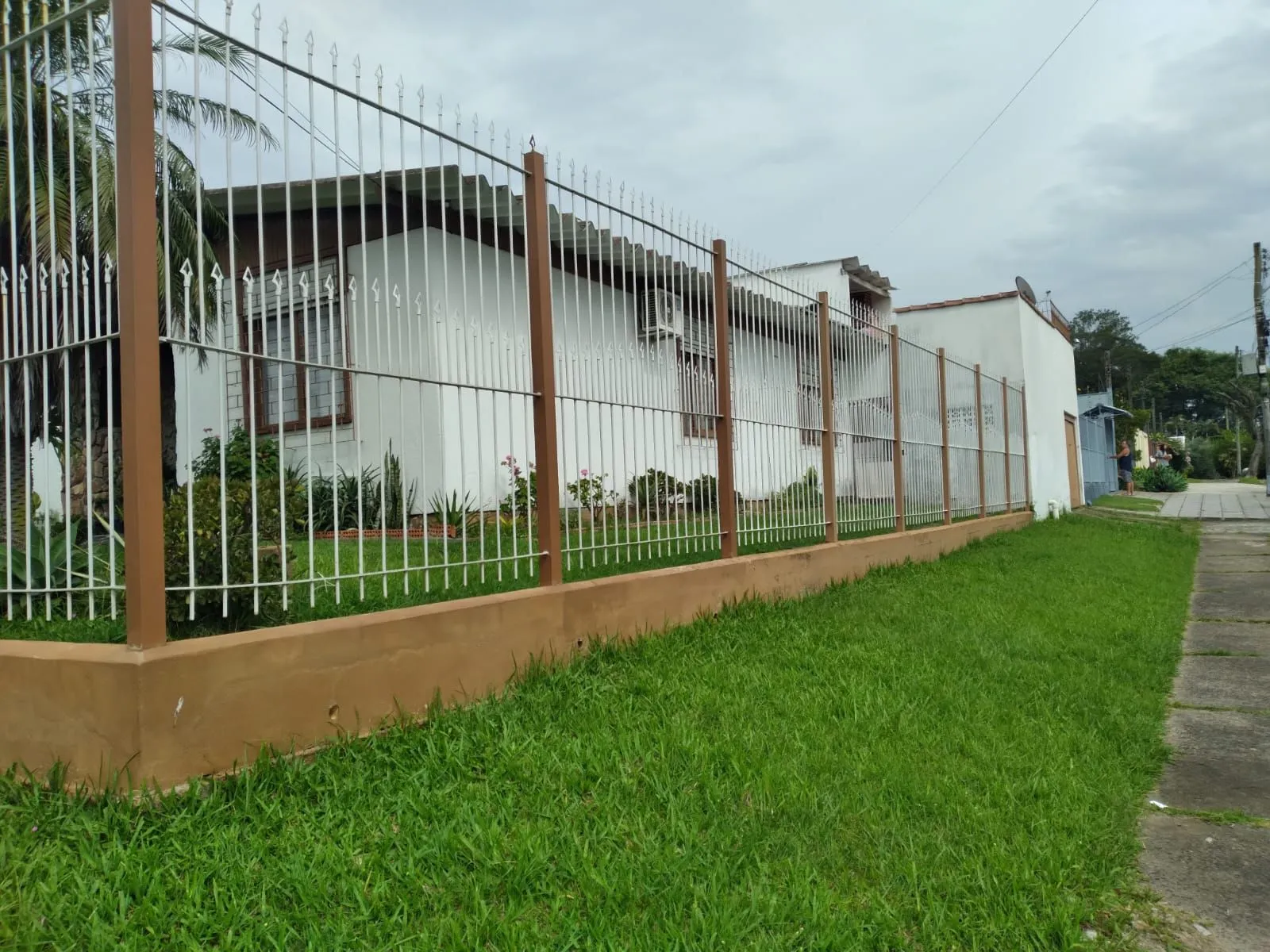 Imagem Casa de esquina 4 Dormitórios (2 suítes) no Jardim Leopoldina!