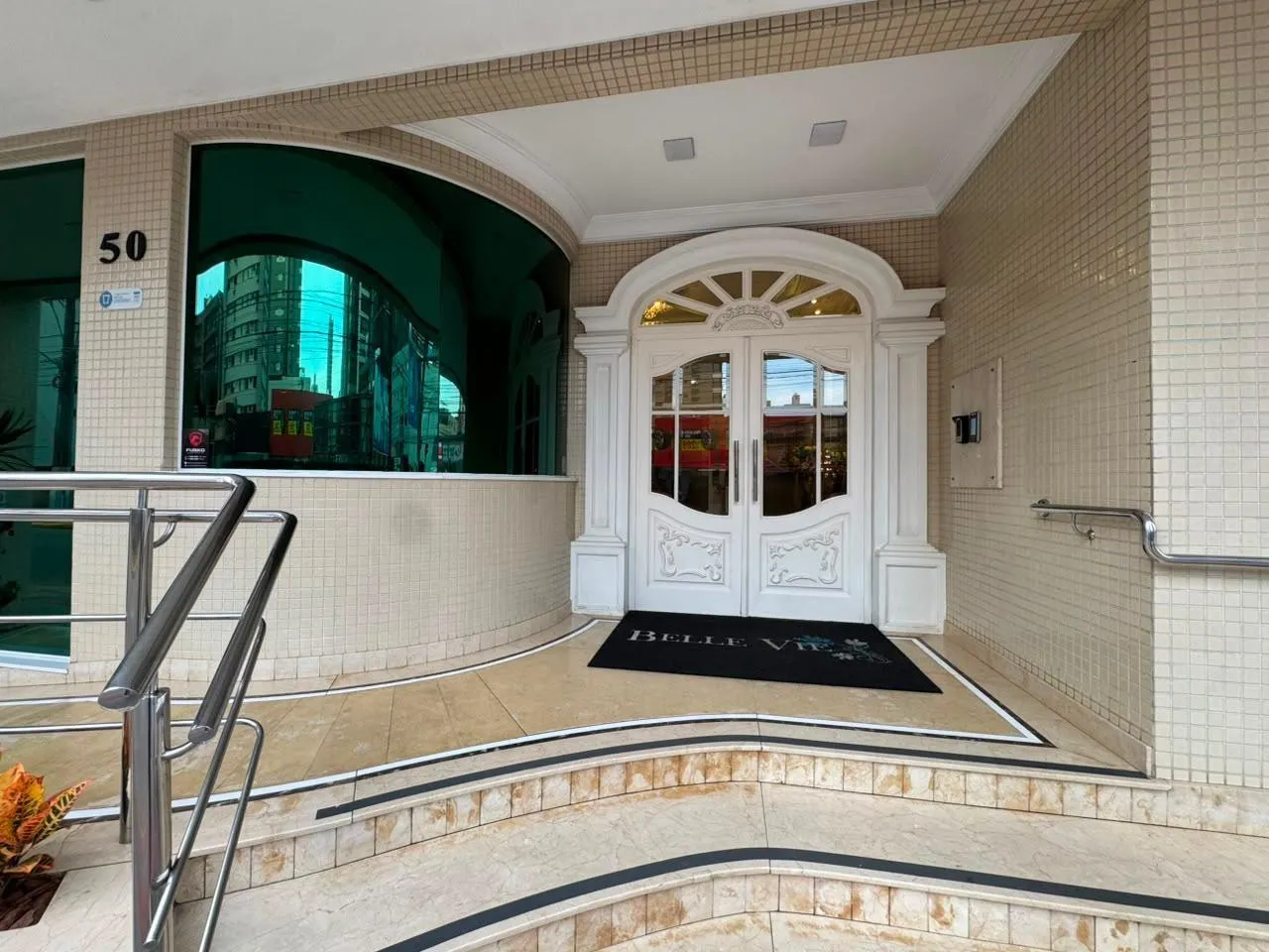 Imagem Apartamento à venda com 180m2 por R$ 2.300.000,00