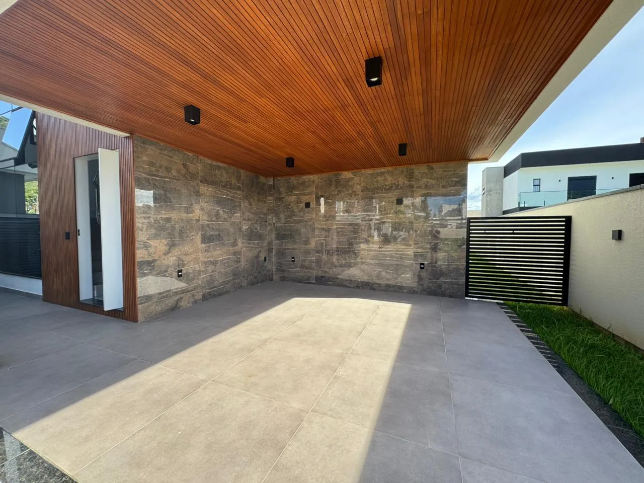 Imagem Casa à venda com 265m2 por R$ 3.165.000,00