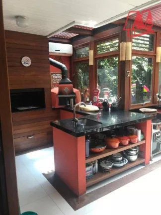Imagem Casa 450 m², 3 dormitórios, suite e 4 vagas..