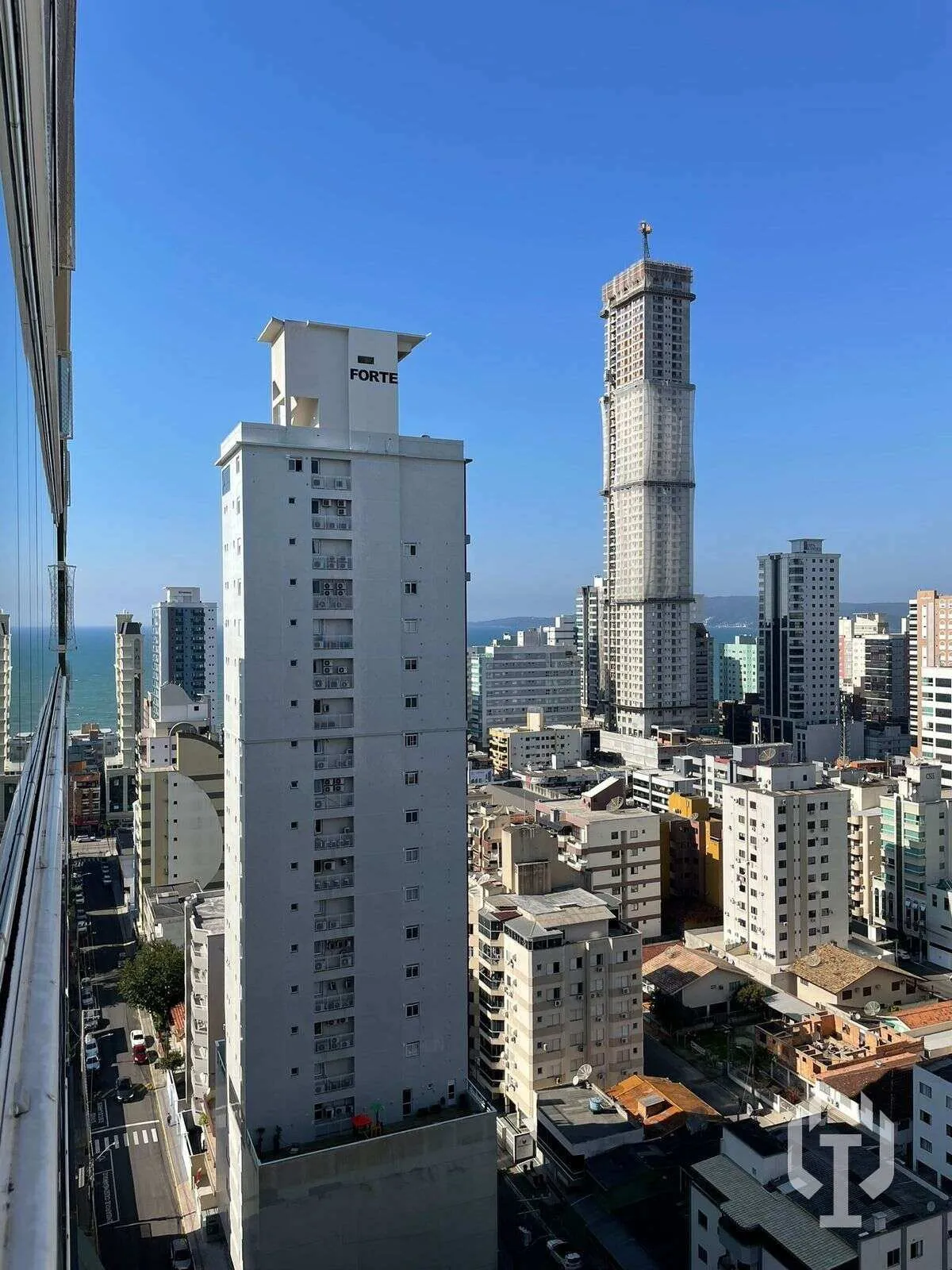 Imagem Apartamento à venda, com 4 suítes, pronto e mobiliado em 100x