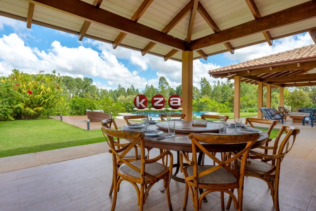 Imagem Luxuosa mansão de 5 suítes a venda no Condomínio Terras de São José II, Itu-SP: 4.300m de terreno, 8 vagas e 926m² de puro requinte!