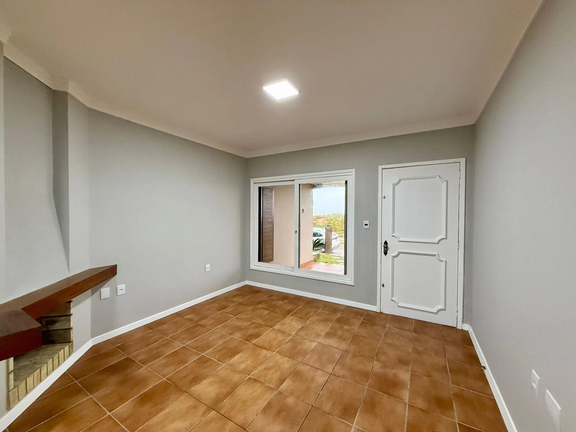 Imagem Triplex à venda em Xangri-lá, Centro, com 3 quartos, 111m2