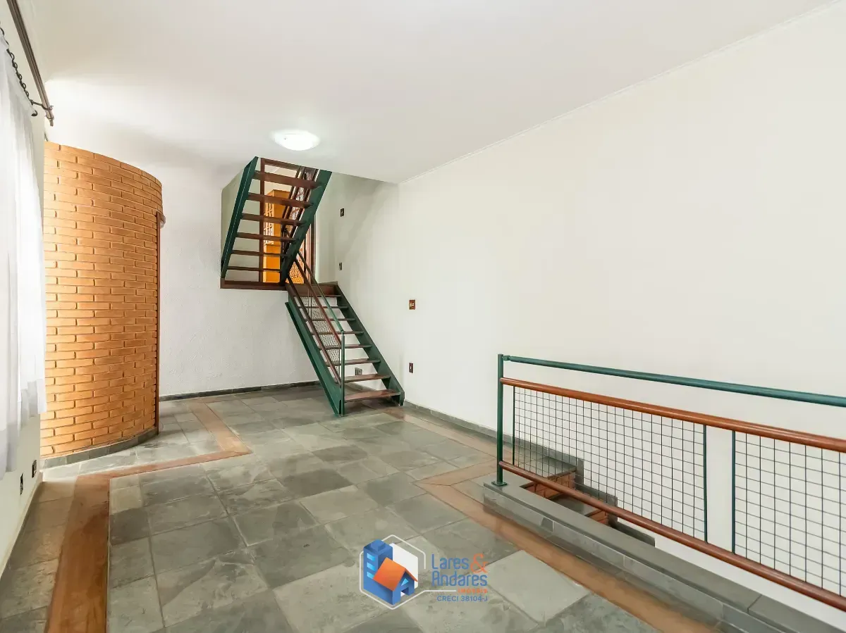 Imagem Sobrado para venda em Jardim Regina com 3 quartos, sendo 1 suíte, 226m²