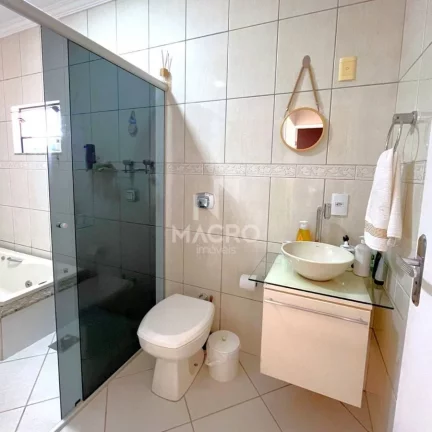 Imagem Sobrado com Piscina | Jaraguá Esquerdo | 3 quartos (1 suíte) | 170m²