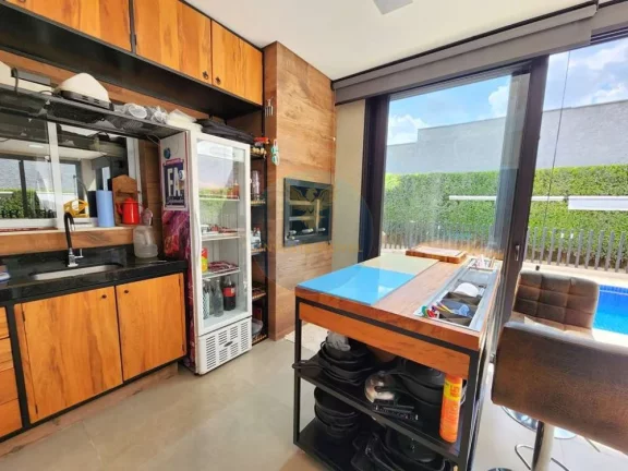 Imagem Casa Alto Padrão a Venda no bairro Granja Viana - Carapicuíba, SP