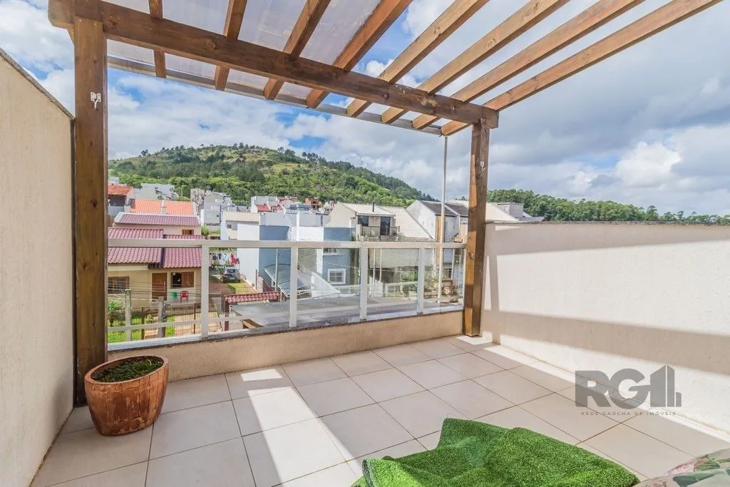 Imagem Casa de 3 dormitórios no bairro Guarujá