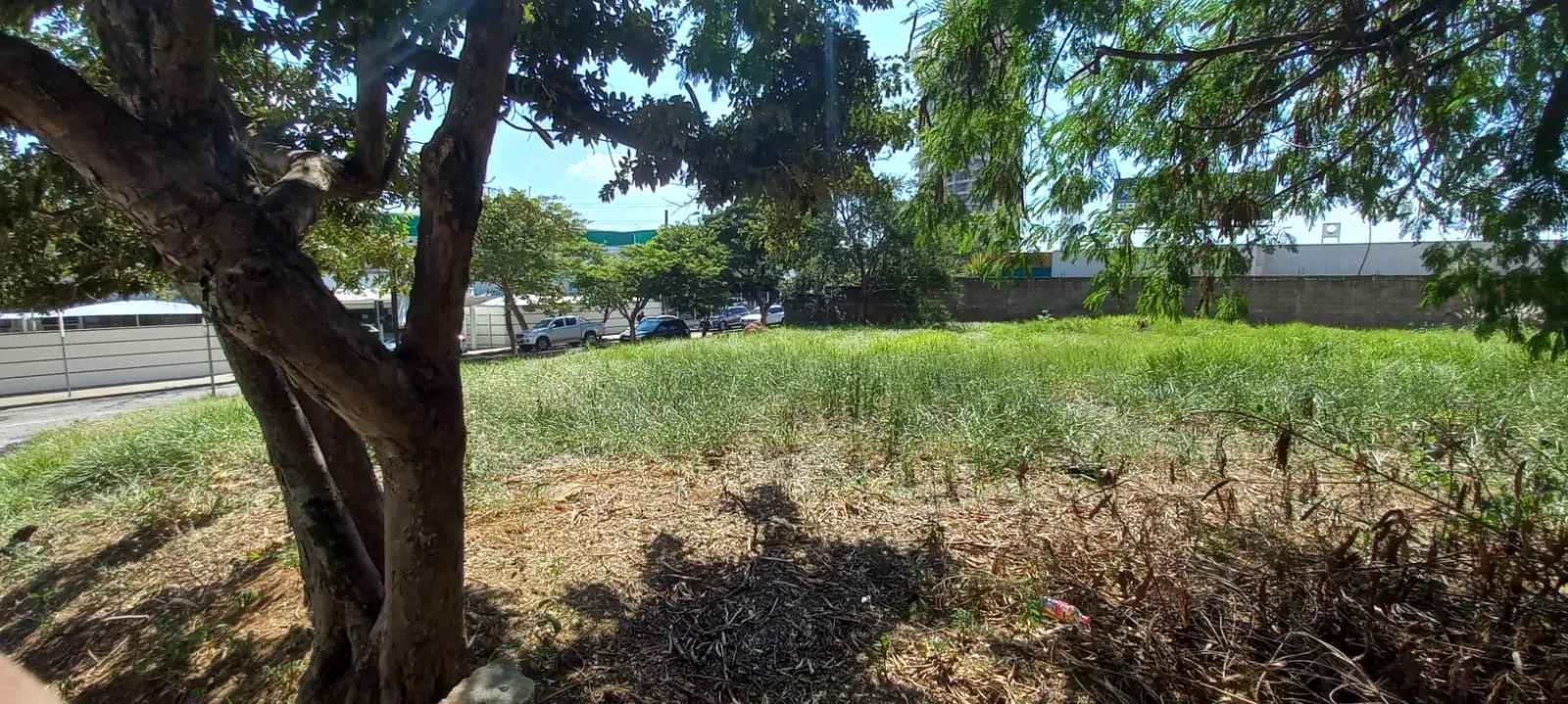 Foto do imóvel Amplo Terreno em Jardim Emília, Sorocaba - SP
