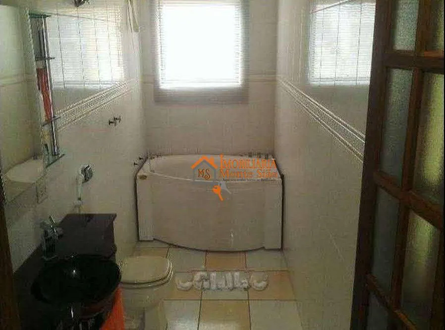 Imagem Sobrado com 2 dormitórios à venda, 150 m² por R$ 795.000,00 - Vila Galvão - Guarulhos/SP