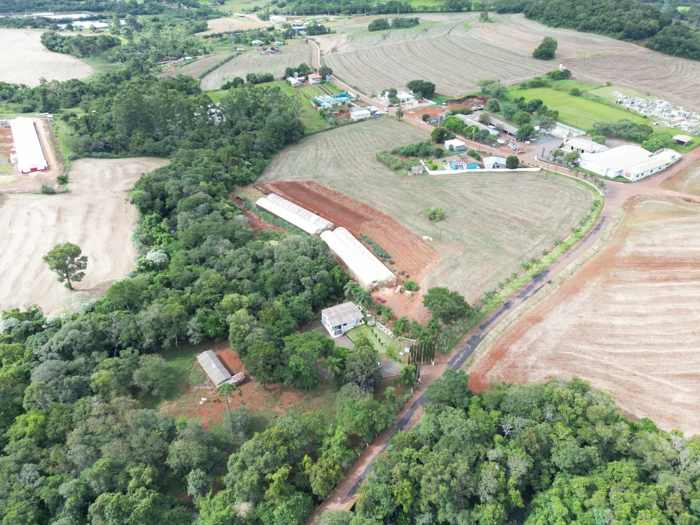 Imagem Chácara em Cascavel - Rio do Salto - Venda - Casa Sede, Lago para Pesca e Pomar - Aproveite!