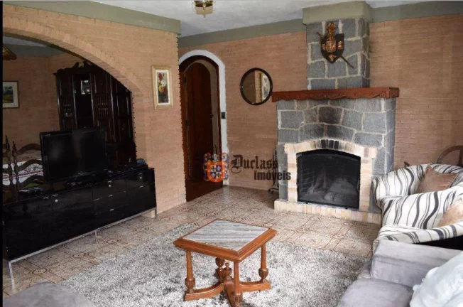 Imagem Chácara com 3 dormitórios à venda, 1500 m² por R$ 930.000,00 - Alto da Boa Vista - Campos do Jordão/SP