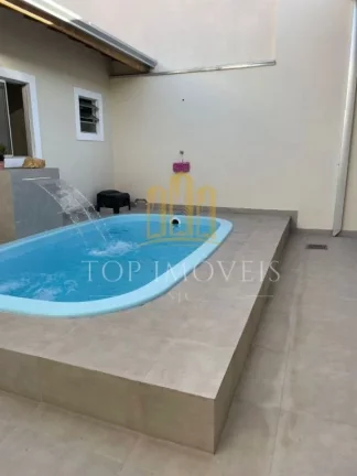 Imagem Linda Casa à Venda no Vista Verde – Qualidade de Vida com Conforto e Sustentabilidade! Apresentamos essa maravilhosa casa no bairro Vista Verde, perfeita para quem busca bem-estar, lazer e economia em um só lugar!