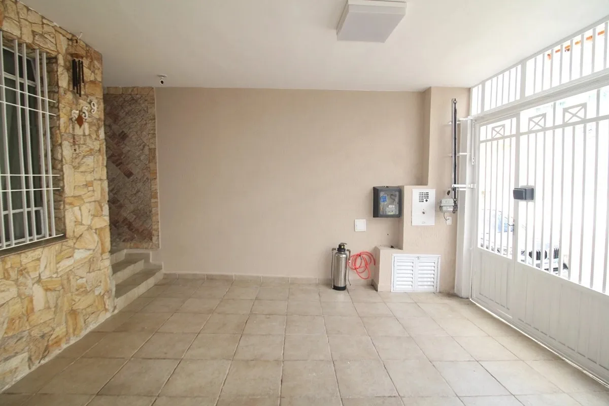 Imagem Casa à Venda - Recém-Reformada e Completa