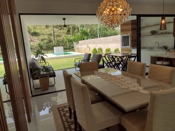 Vendo esta linda casa em Cachoeiras de Macacu rj.