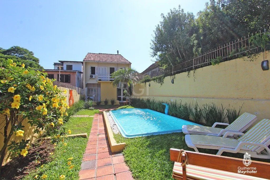 Imagem Casa para Venda - 240m², 5 dormitórios, sendo 1 suites, 3 vagas - Menino Deus