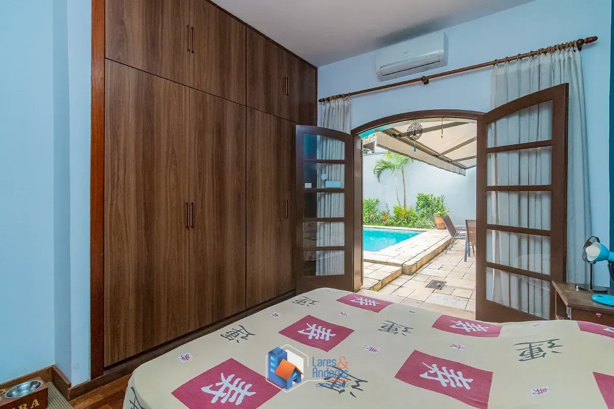 Imagem Casa para venda em Jardim Prudência com 4 quartos, sendo 1 suíte, 219m²