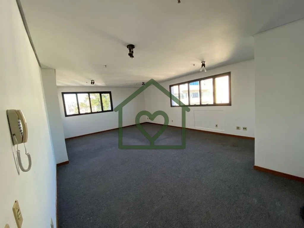 Imagem Excelente sala comercial - em andar alto - com vista - pronta para ocupação - são 48m2 de área p...