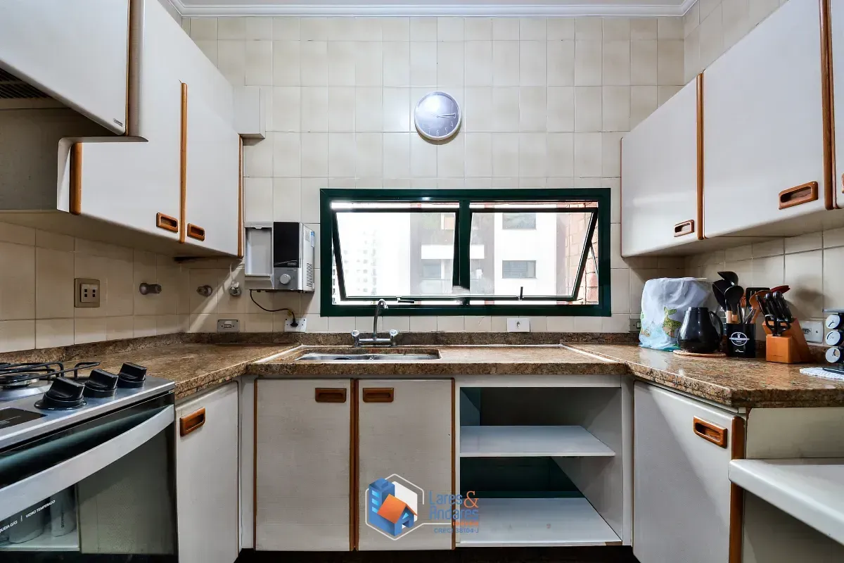 Imagem Apartamento para venda em Moema com 4 quartos, sendo 3 suítes, 222m²