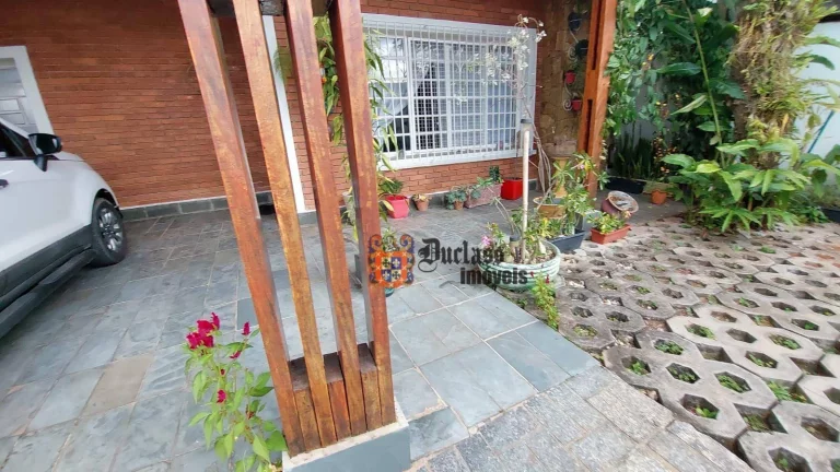 Imagem Casa com 3 dormitórios à venda, 202 m² por R$ 1.150.000,00 - Alvinópolis - Atibaia/SP