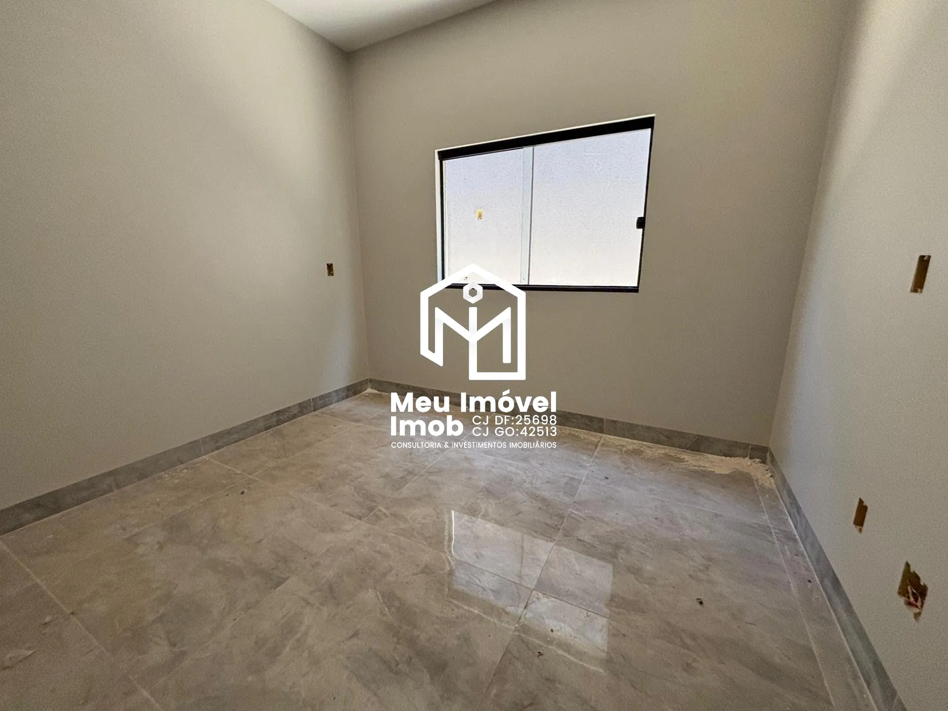 Imagem Casa 3 Quartos 1 Suíte 4 Vagas 146m² Luziânia/GO