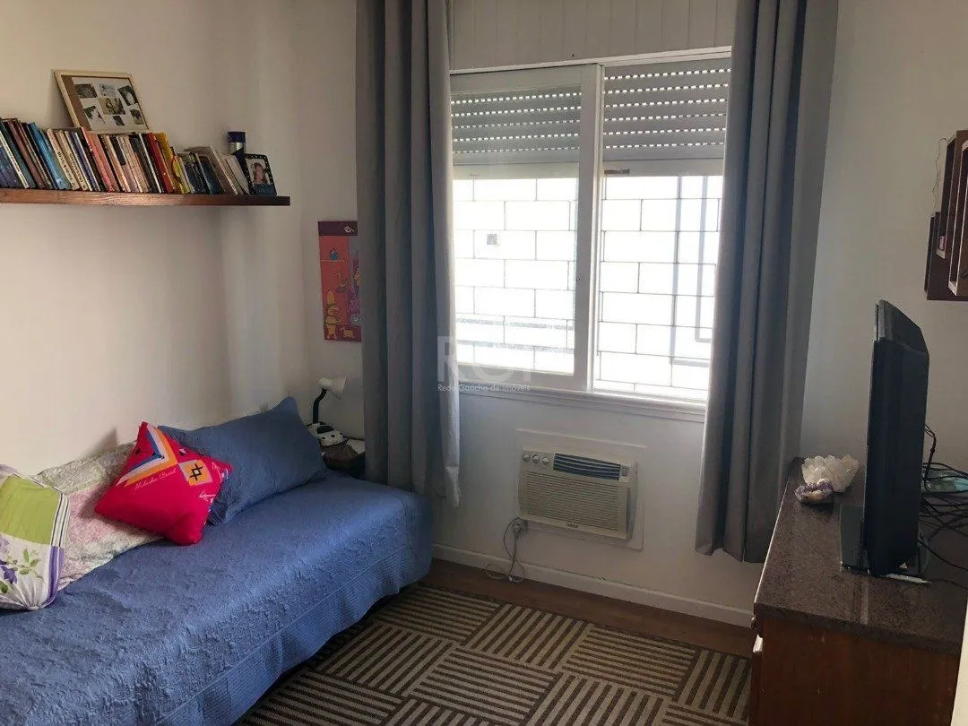Imagem Casa para Venda com 3 dormitórios, sendo 1 suites e 3 vagas no bairro Guarujá
