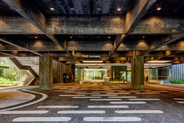 Imagem Conjunto comercial com 941m² na Av. Pres. Juscelino Kubitschek