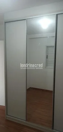 Imagem Apartamento com 2 quartos planejados, ar-condicionado, sanca em LED, armários em todos os ambientes, 1 vaga coberta e quitada, pronto para morar.