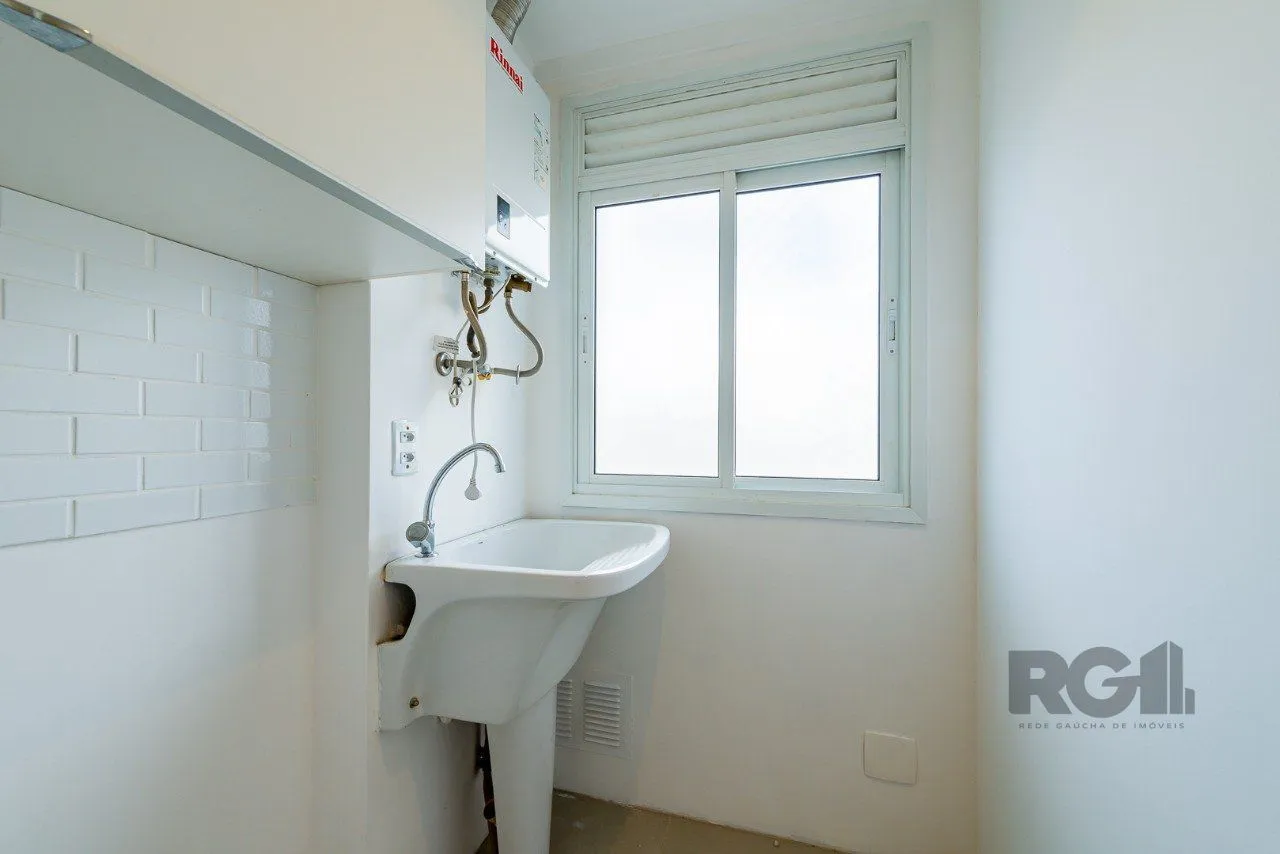 Imagem Apartamento de um quarto, suíte e uma vaga de garagem no bairro Santa Cecilia em Porto Alegre.