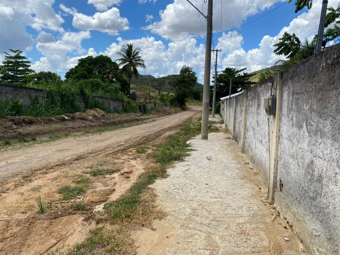 Imagem Chácara para Venda em Itaboraí, Calundu, 2 dormitórios, 1 banheiro, 2 vagas