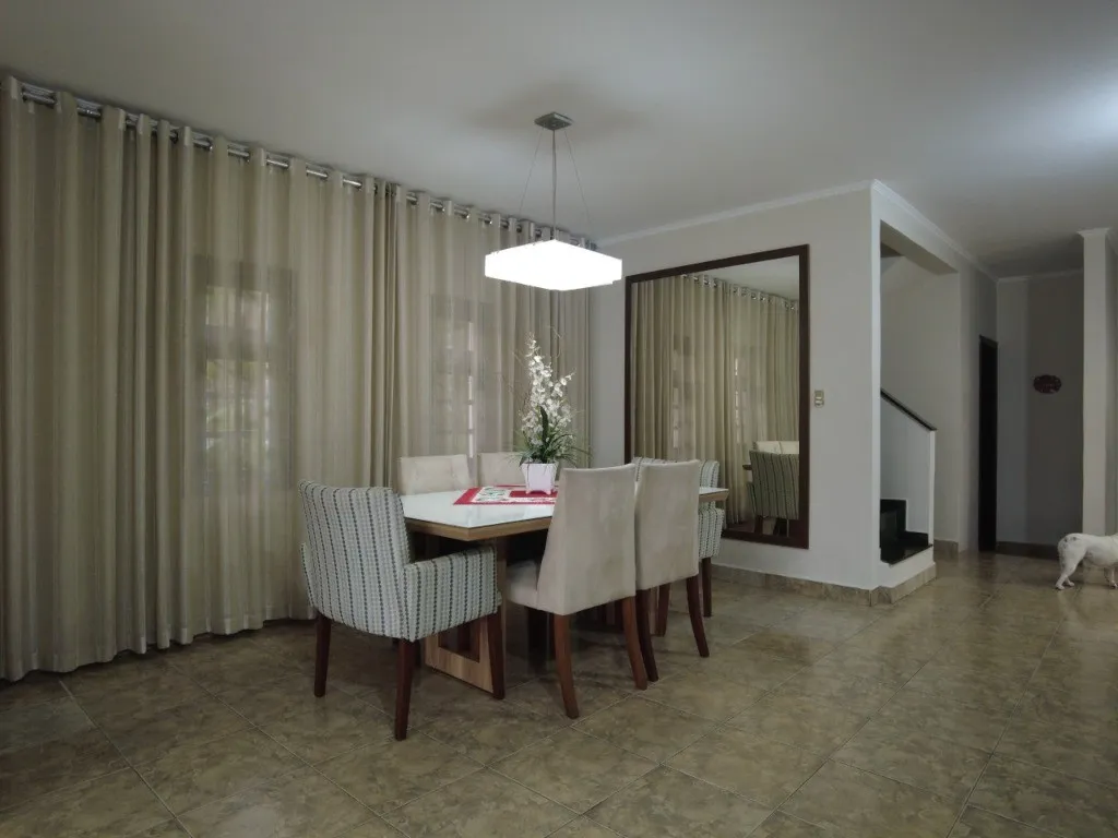Imagem Sobrado de Luxo na Vila Lucinda em Santo André - 5 Quartos, 1 Suíte, 3 Banheiros, 4 Vagas de Garagem - 435m²