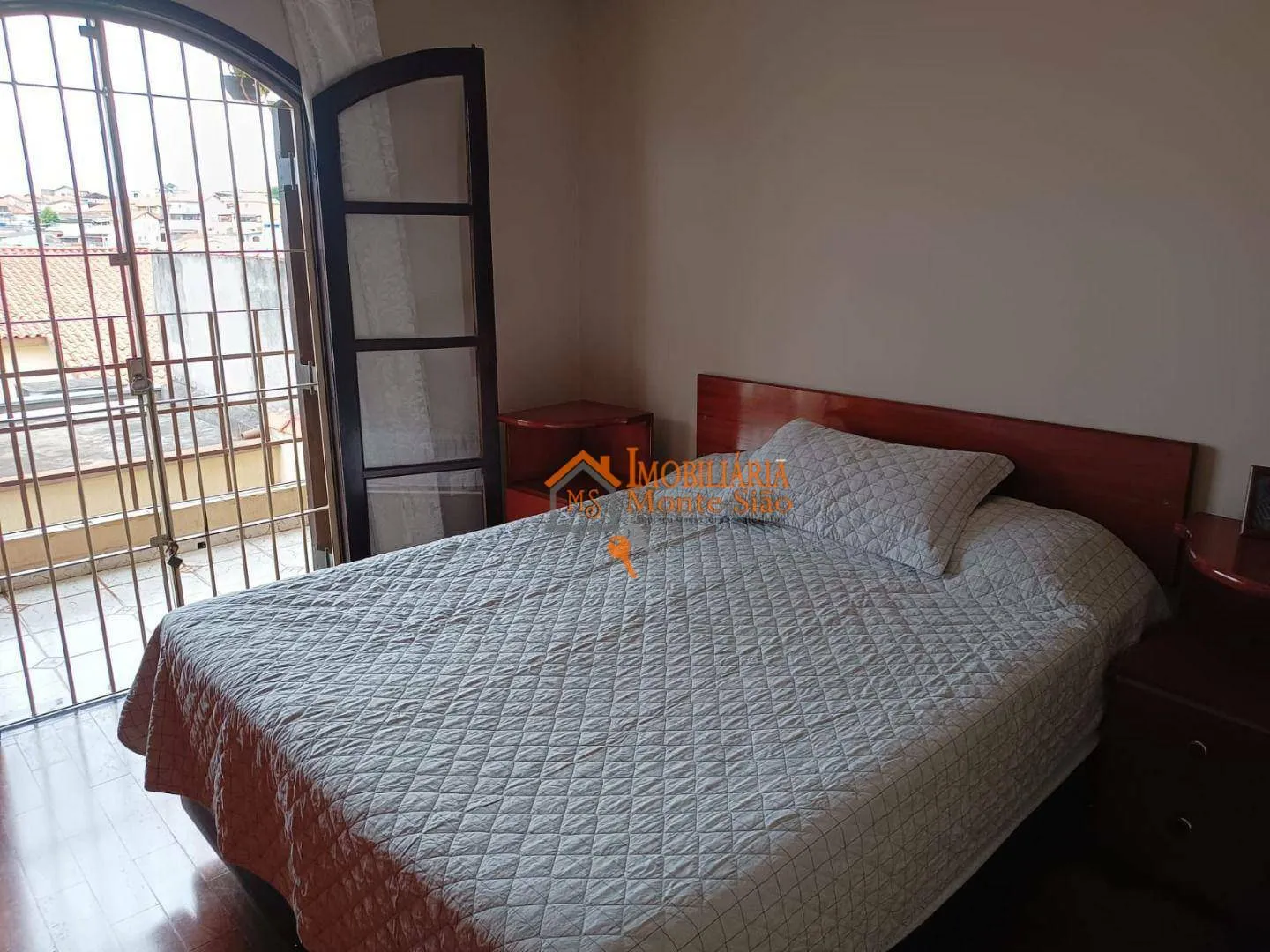 Imagem Sobrado com 3 dormitórios à venda por R$ 689.000,00 - Jardim Santa Cecília - Guarulhos/SP