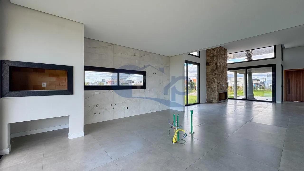 Imagem Casa de alto padrao com piscina privativa a venda na Costa do Mampituba, Passo de Torres/SC