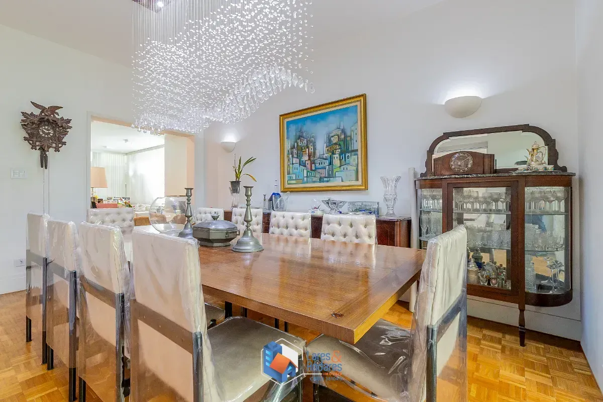 Imagem Casa para venda em Pacaembu com 5 quartos, sendo 3 suítes, 600m²