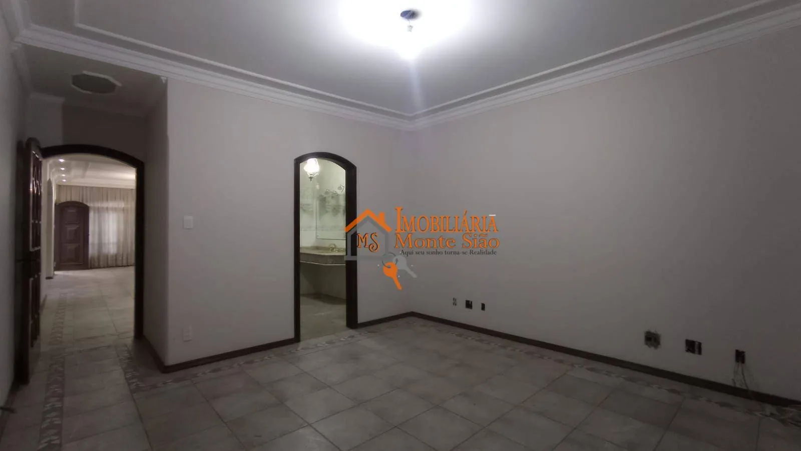 Imagem Sobrado com 5 dormitórios à venda, 570 m² por R$ 1.500.000,00 - Jardim Santa Mena - Guarulhos/SP