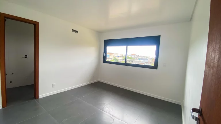Imagem Imperdível casa à venda em Garopaba-SC, no Areias de Palhocinha: 2 quartos, 2 suítes, 1 sala, 3 banheiros, 1 vaga de garagem, 100m².