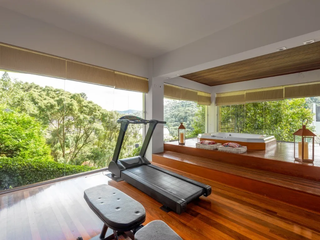 Imagem Casa de luxo em condomínio à venda em Campos do Jordão - 5 quartos, 5 suítes, 5 banheiros, 4 vagas, 900m².