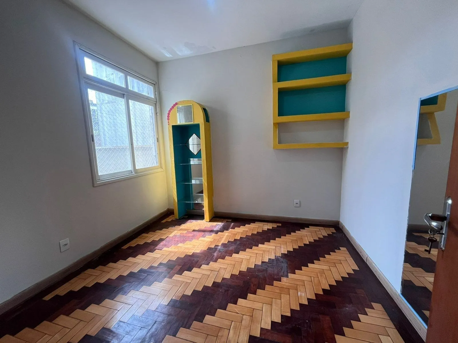 Imagem Apartamento de 3 dormitórios á venda no Bairro Rio Branco, Porto Alegre.