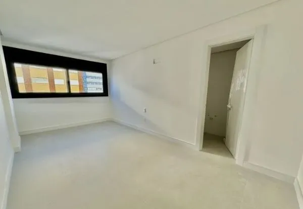 Imagem Apartamento em Torres Alto padrão de 3 dormitórios e 2 vagas