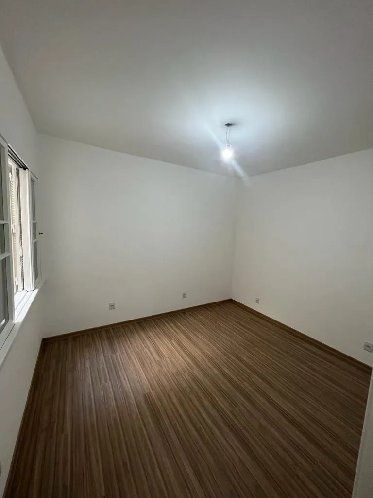 Imagem Apartamento GARDEN de 2 dormitórios Reformado. Próximo a 24 de Outubro.