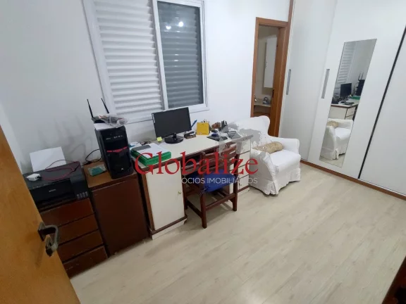 Imagem Linda sobreposta térrea com 4 suítes e amplo quintal de fundos com churrasqueira toda reformada no bairro da Ponta da Praia por R$.1.380.000,00.